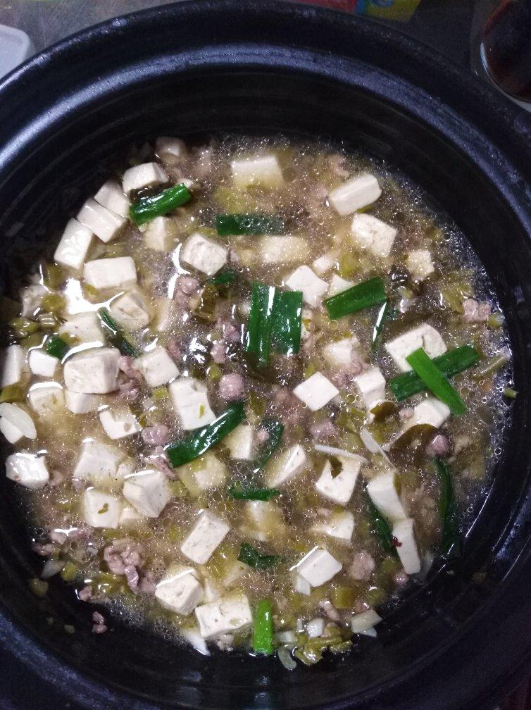 雪菜肉末豆腐煲
