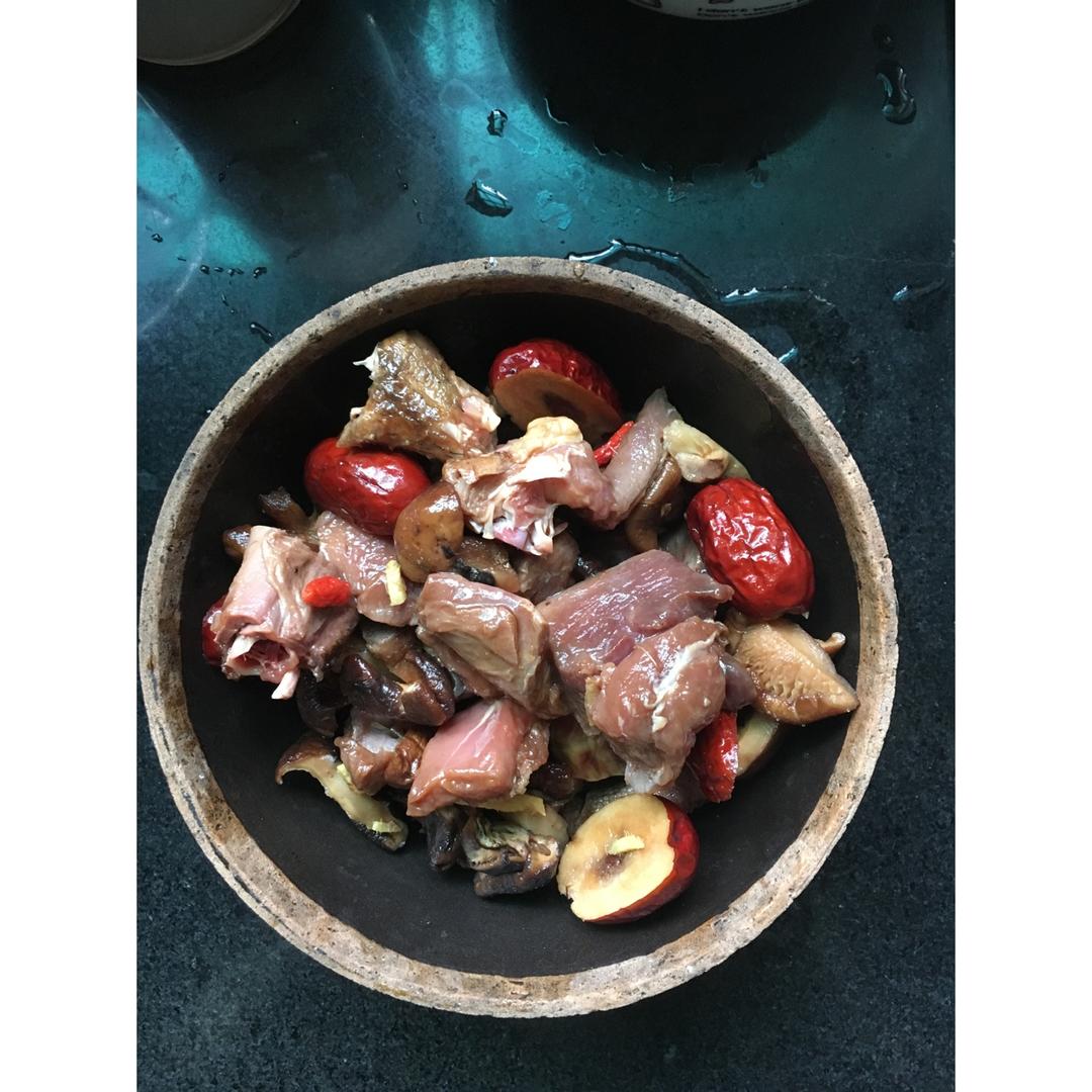 【蒸蒸日上】香菇红枣蒸鸡