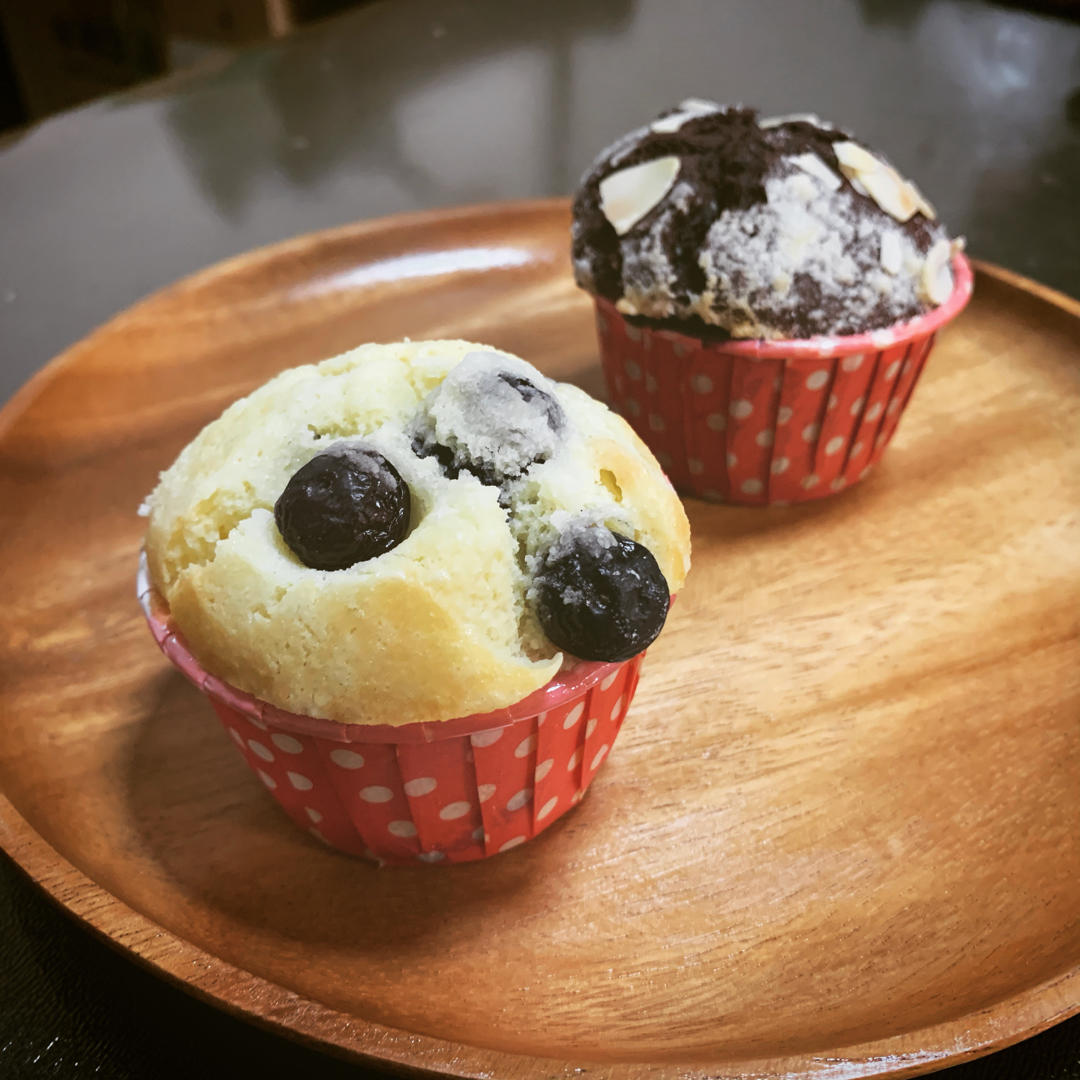 #零起点学烘焙#爆浆蓝莓麦芬和蘑菇头巧克力麦芬