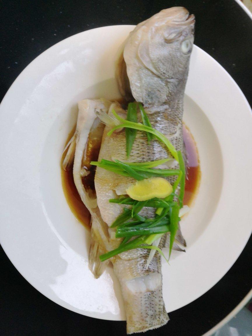 清蒸鲈鱼