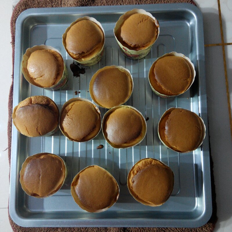 原味戚风纸杯蛋糕（烤箱做纸杯蛋糕）