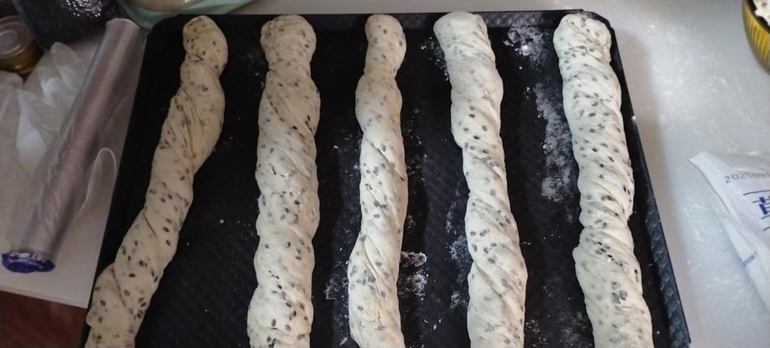 红酒葡萄干面包棒