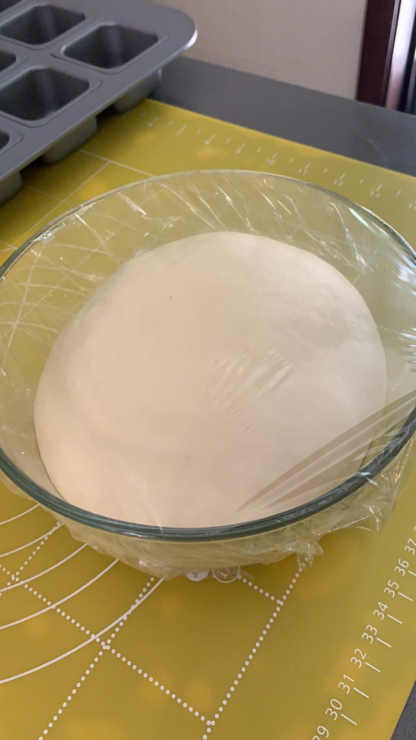香葱肉松小方块面包