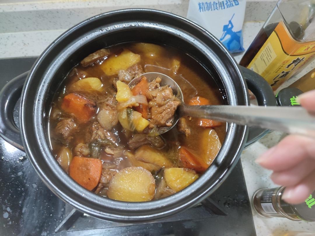 沙沙土豆胡萝卜炖牛肉