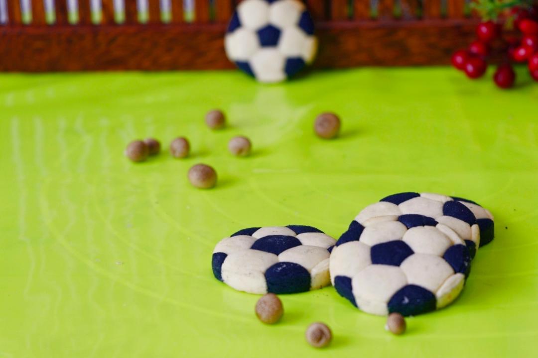 ⚽世界杯足球造型曲奇。免模具，巨简单！