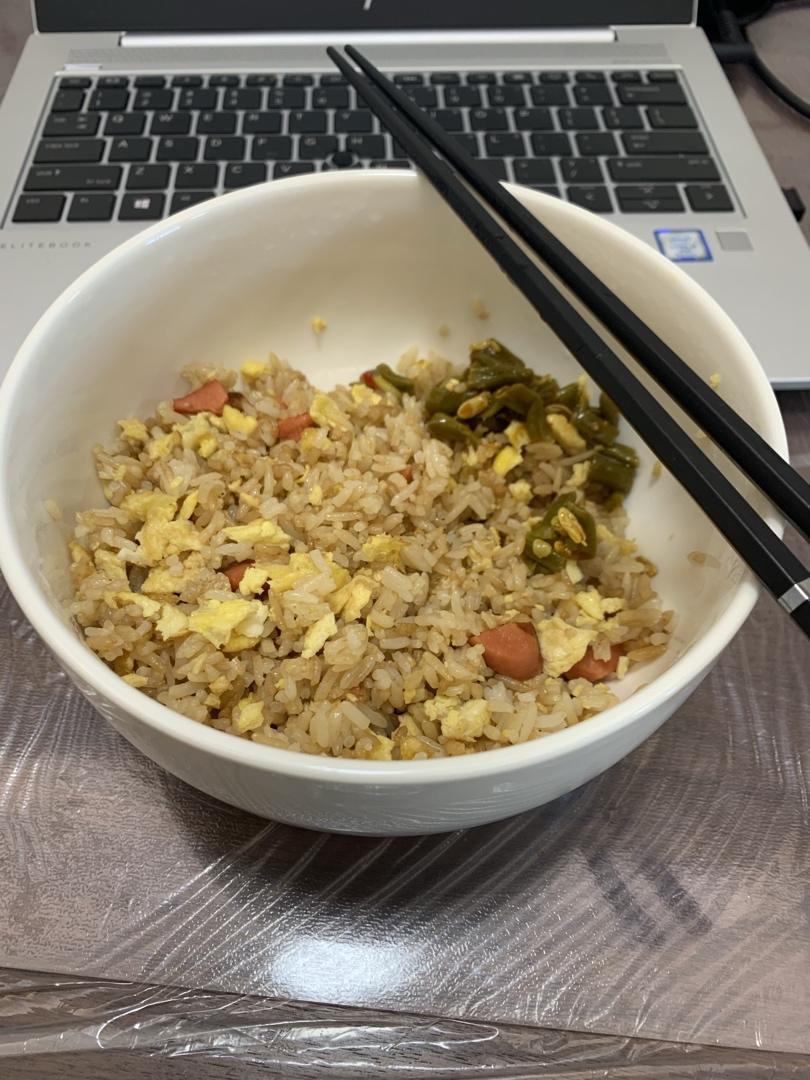 黄金火腿肠蛋炒饭