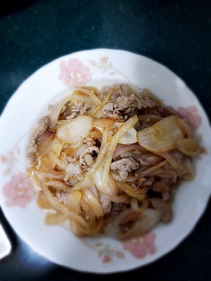 洋葱炒牛肉