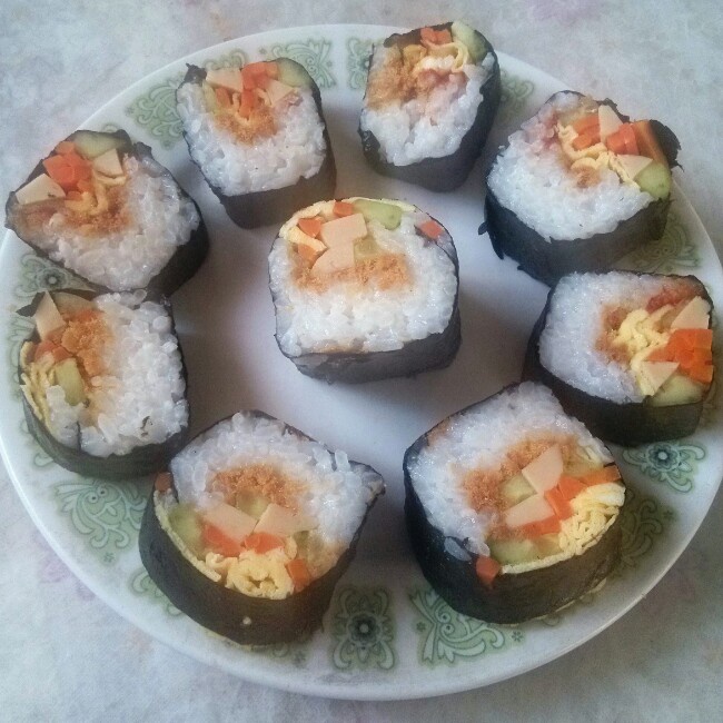 紫菜卷寿司
