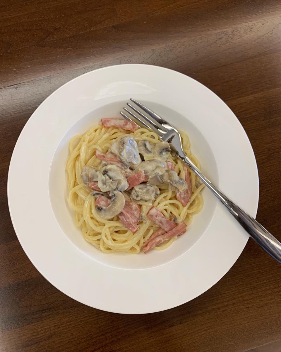 白蘑菇奶油培根意面