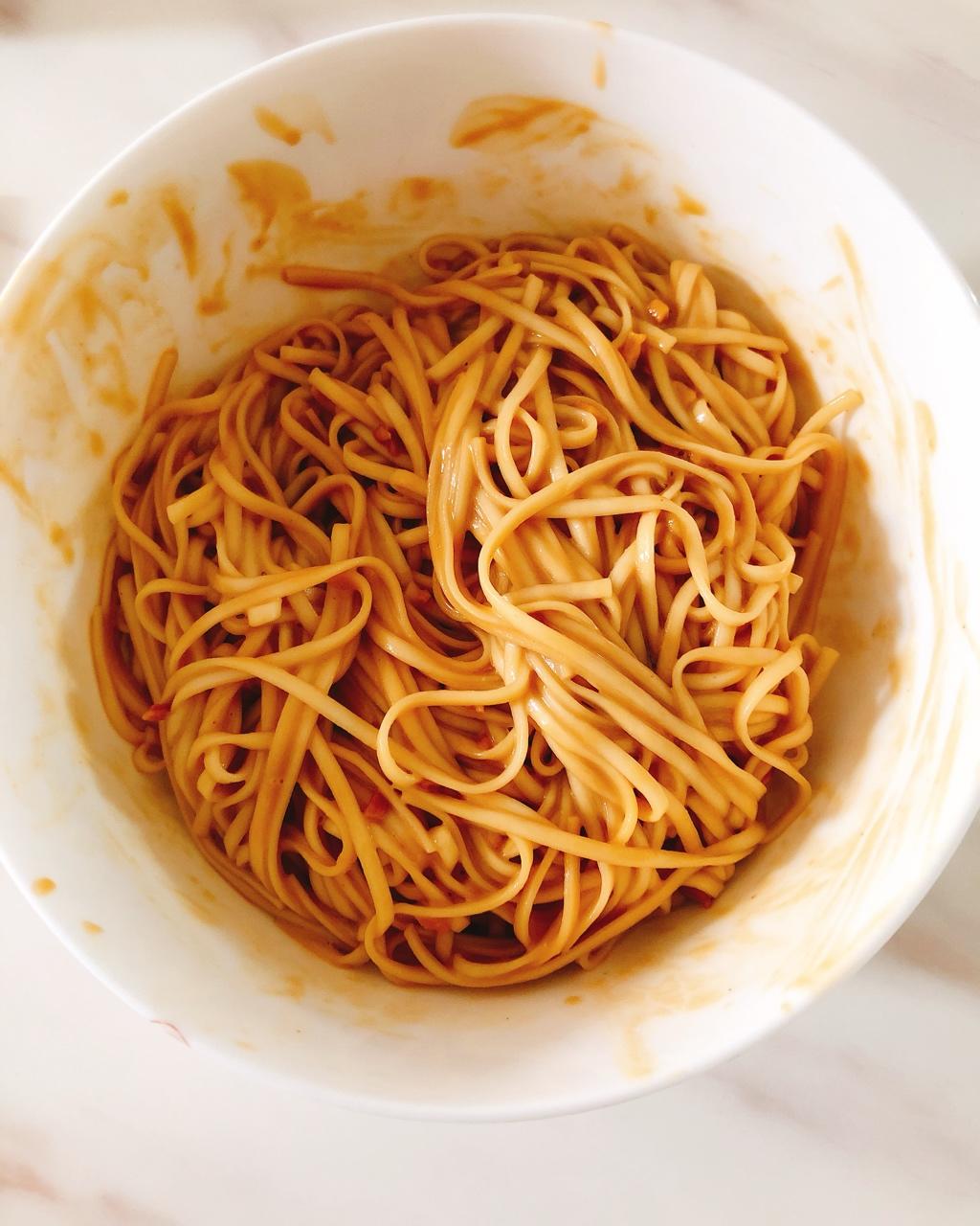 亲叫我肉球小姐做的花生酱拌面