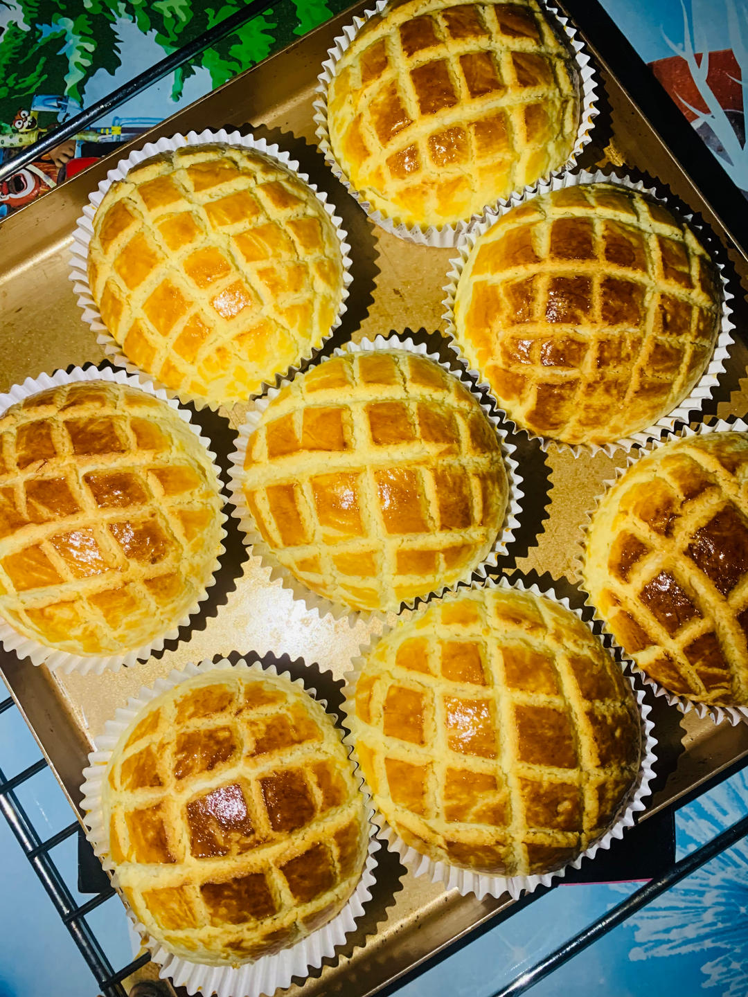 好吃到炸裂的港式菠萝包（附带制作酥皮的小视频）