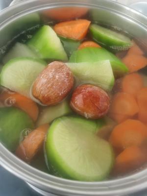 【广东煲汤】青红萝卜苹果煲猪铮（是的你没有看错，苹果也可以煲汤）的做法 步骤6