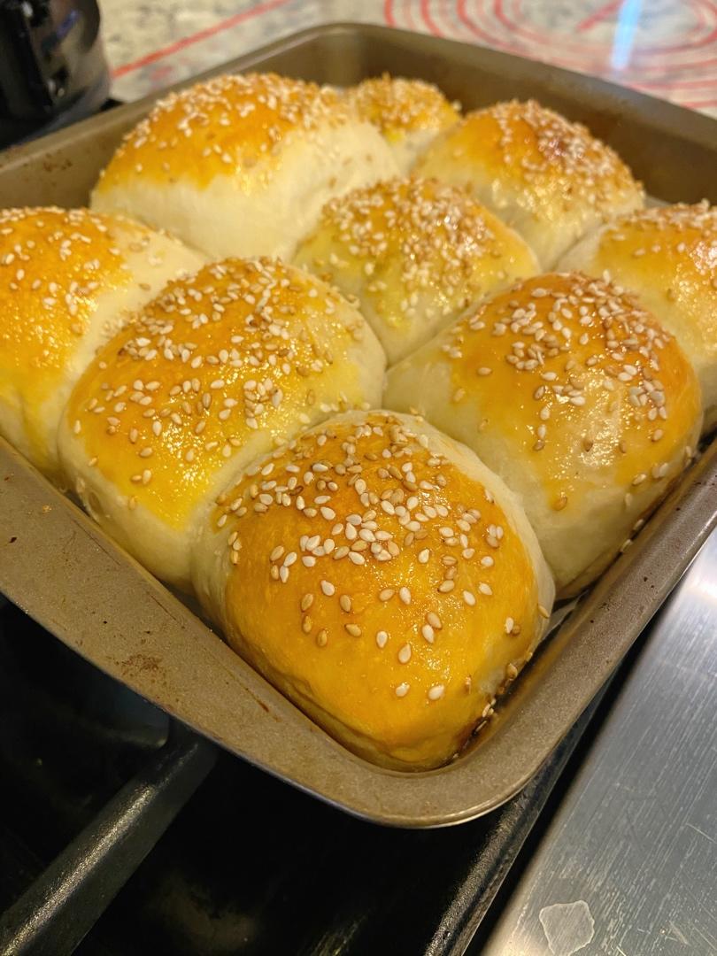 绵软香甜的红豆小面包