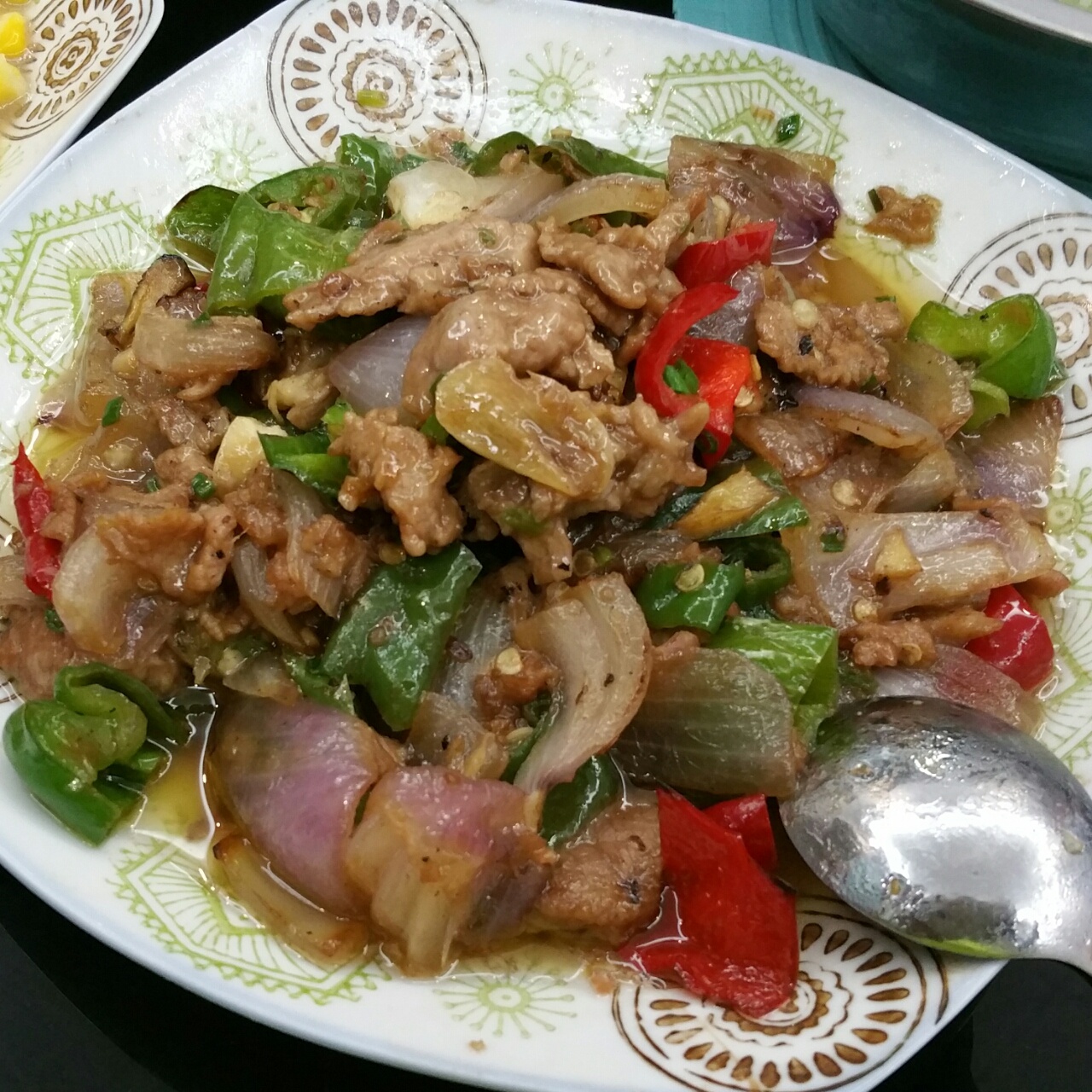 孜然洋葱炒牛肉粒