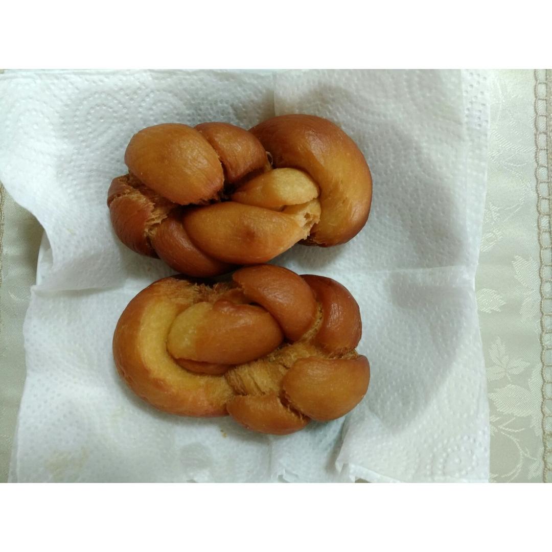 鲜奶软麻花