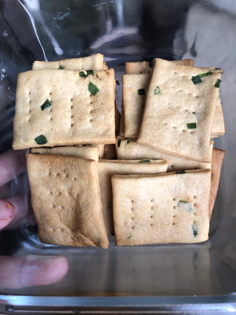 超级简单的葱香苏打饼