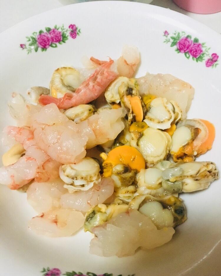 蒜香海鲜意大利面