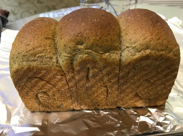 黑芝麻奶酪吐司