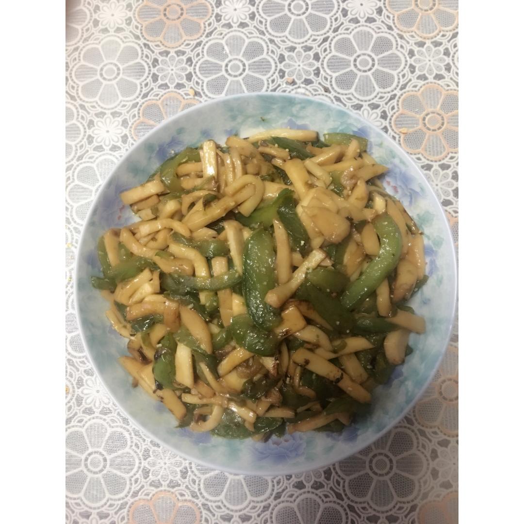 青椒素炒杏鲍菇