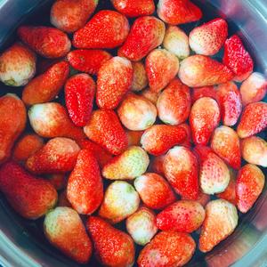 春天的草莓果酱的做法 步骤2
