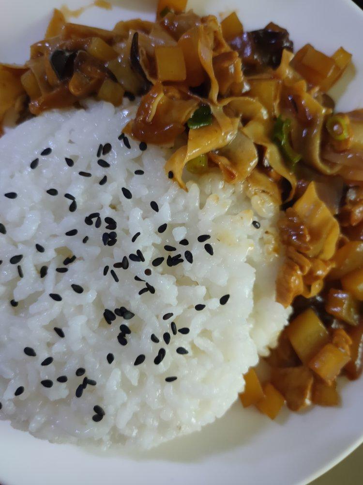 ㊙️香菇土豆肉沫拌饭❗️比外卖还好吃