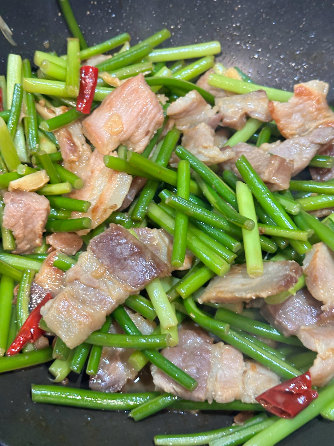 超级下饭的一道菜蒜苔炒风干腊肉