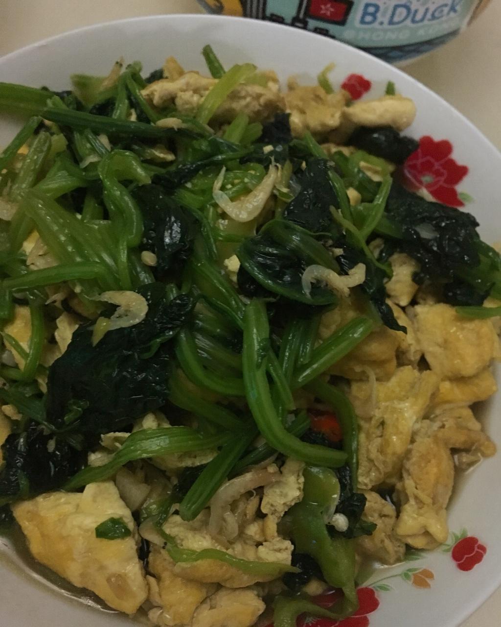 虾皮菠菜炒鸡蛋