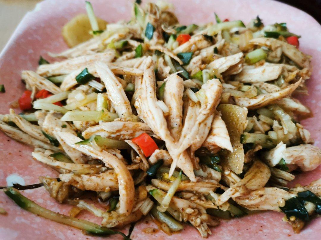 香辣爽口手撕鸡（少油好吃的鸡胸肉做法）