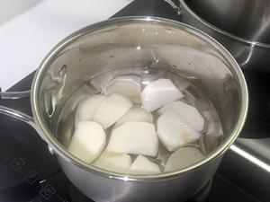 《昨日的美食》之芜菁油豆腐味噌汤的做法 步骤5