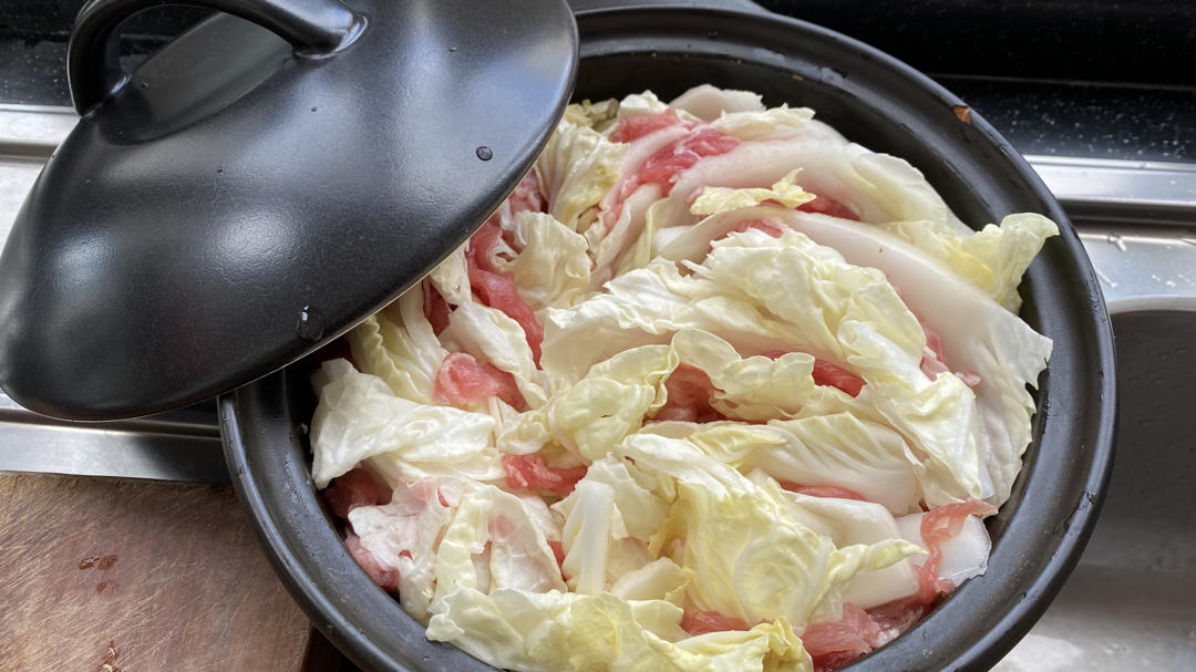 mademoiselleju做的北美蓝翔之日式味噌白菜猪肉锅