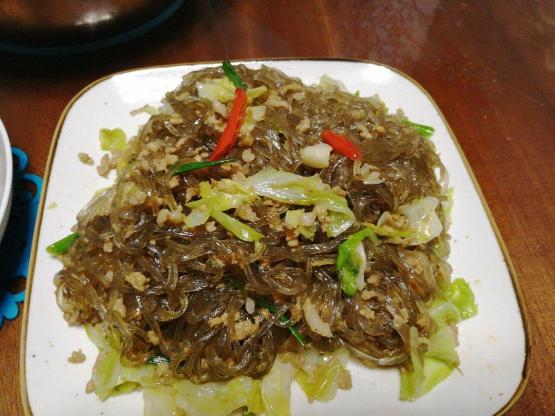 卷心菜炒粉丝 Glass noodles with Cabbage