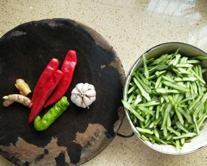 辣椒腌刀豆的做法 步骤1