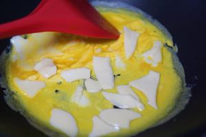鸡汁芝士嫩蛋—太太乐鲜鸡汁快手菜的做法 步骤5