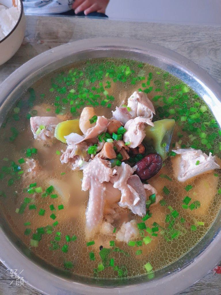 鲜美无敌：清炖鸡汤🐔