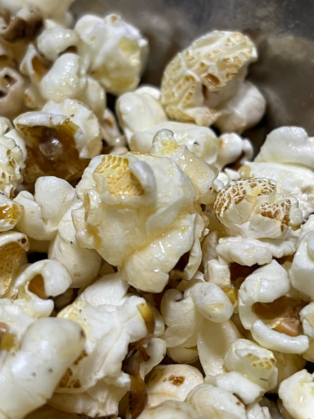 咸甜酥脆的焦糖海盐爆米花|可外出携带的小零食