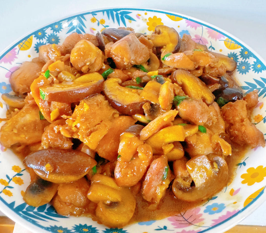 多汁爽口下饭菜 双菇滑鸡
