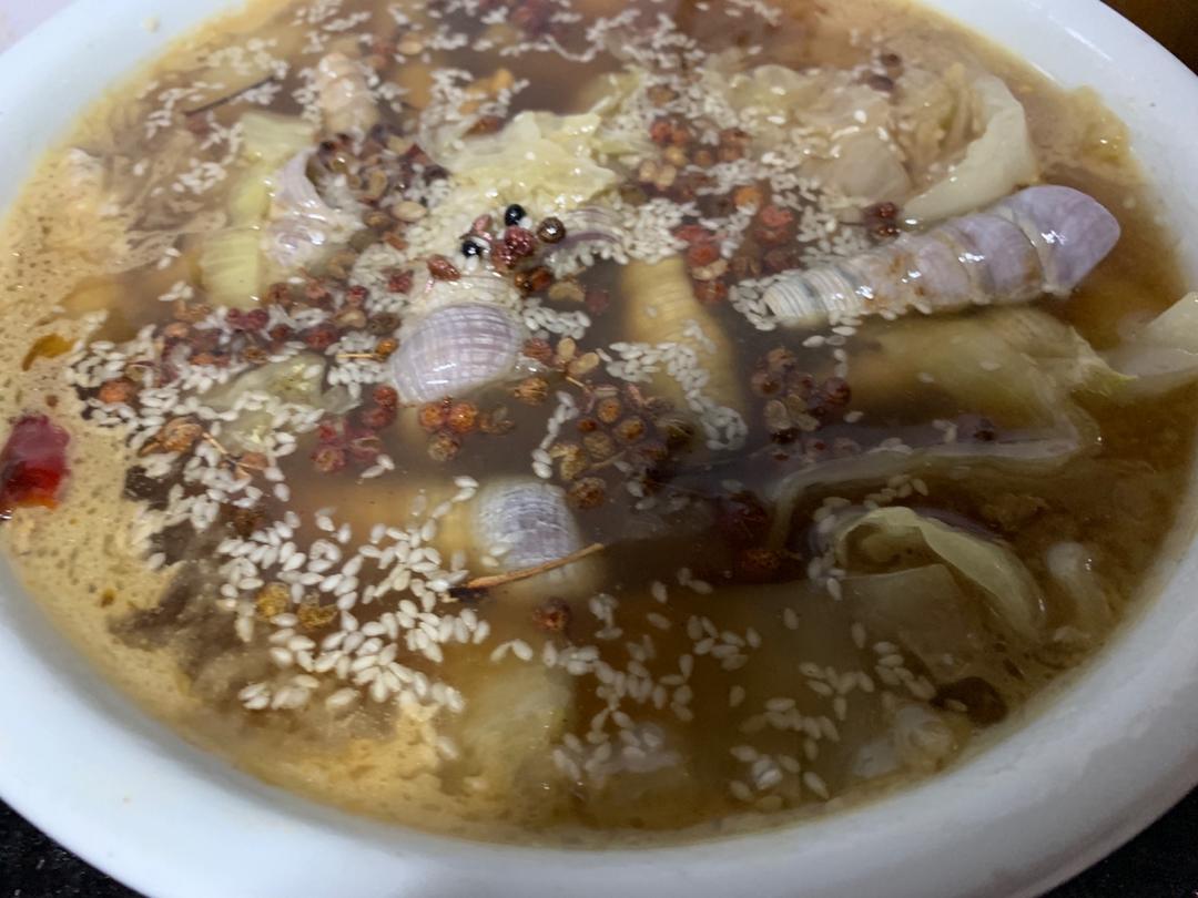 酸菜钉螺煲