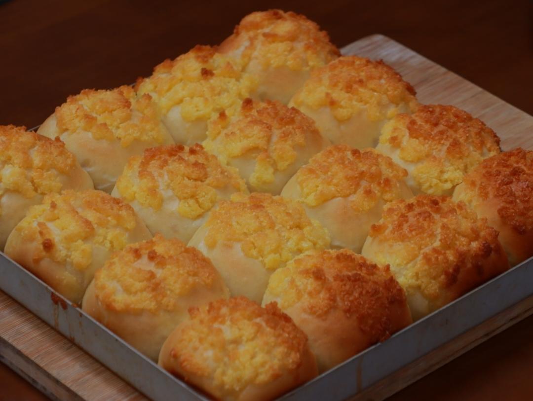 椰蓉小餐包。柔软拉丝，椰香浓郁