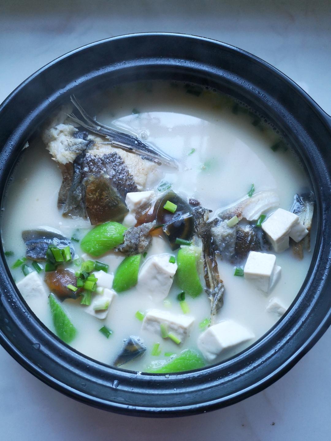 燕飞飞-2做过鱼头汤(鱼头豆腐时蔬汤,味鲜汤白有