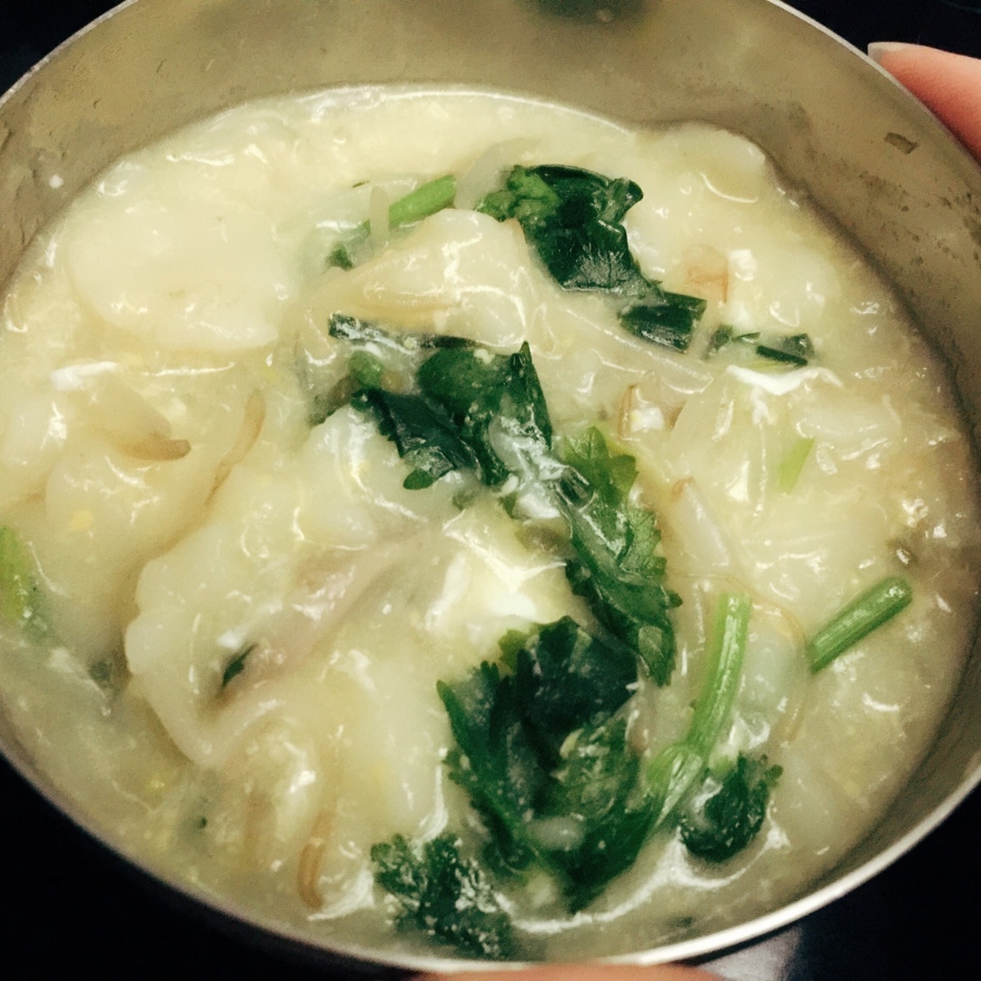 宁丁丁做的蔬菜鸡蛋面疙瘩