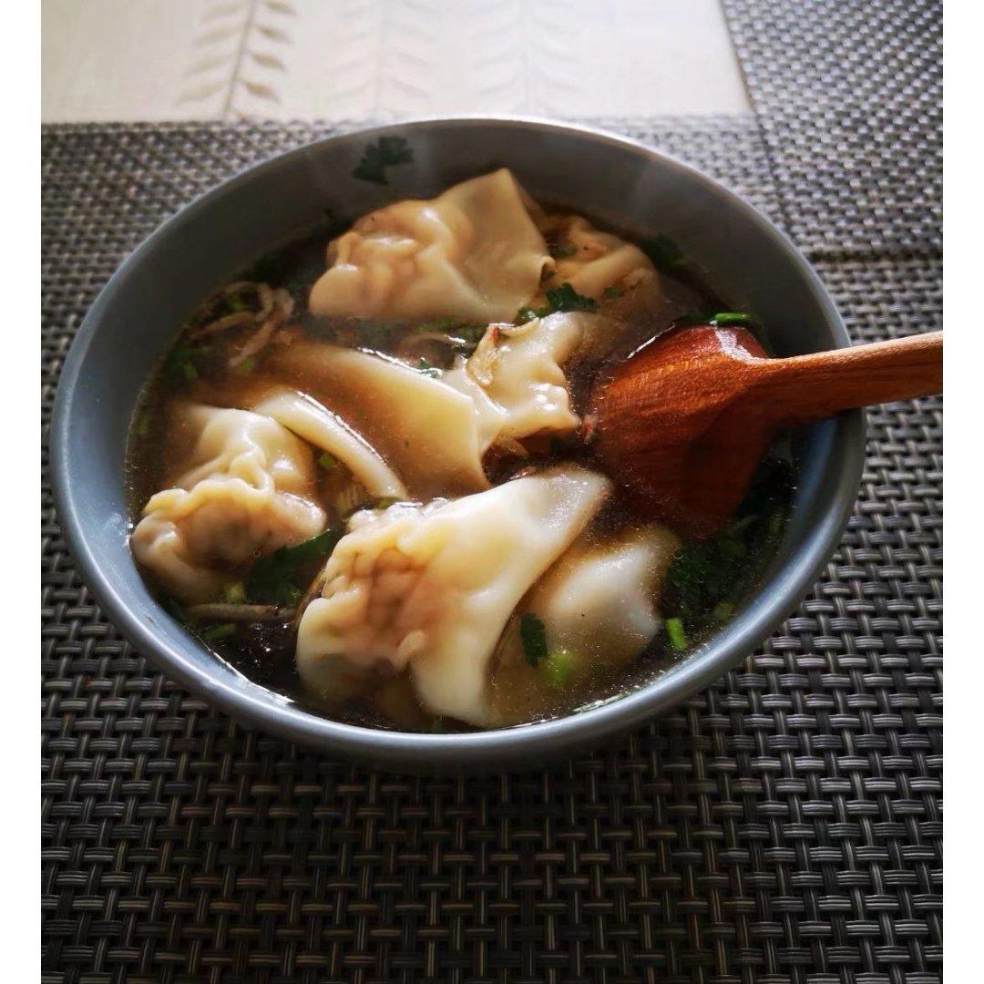 美好的荣做的醋汤馄饨