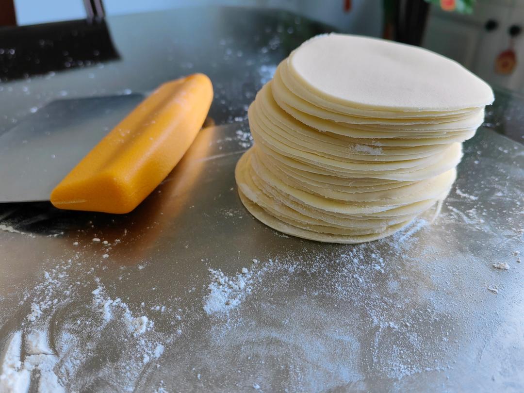 饺子皮（薄而筋道不用一个个擀）