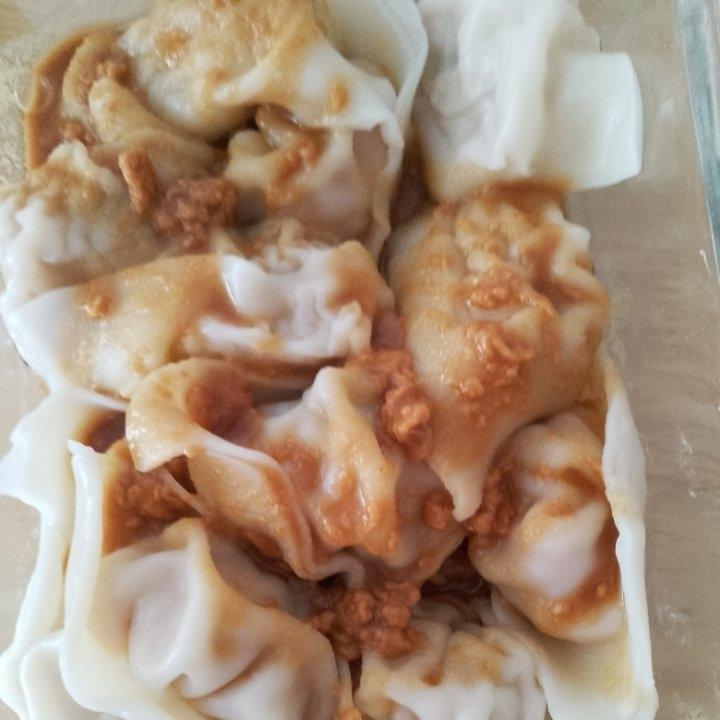 夏日冷馄饨，附灵魂花生酱料汁配方