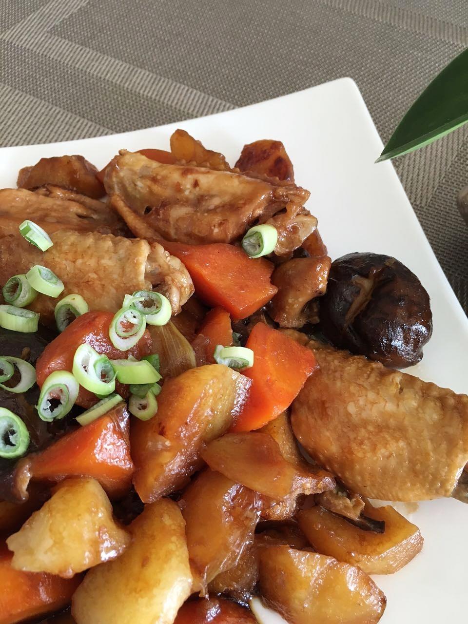 压力锅版鸡翅烧土豆（无油）的做法