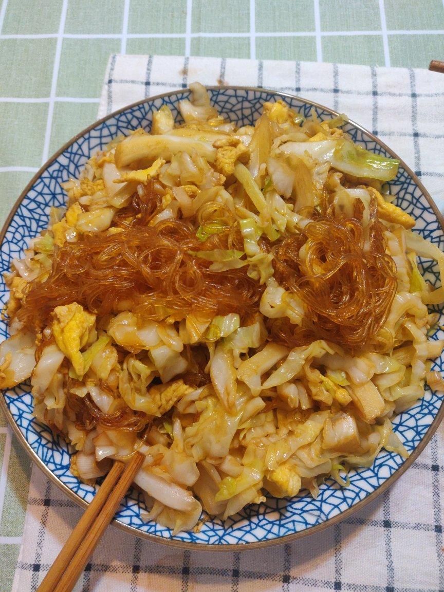 包菜粉丝炒鸡蛋