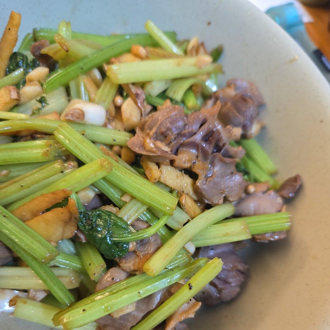 下饭菜•爆炒鸡胗花