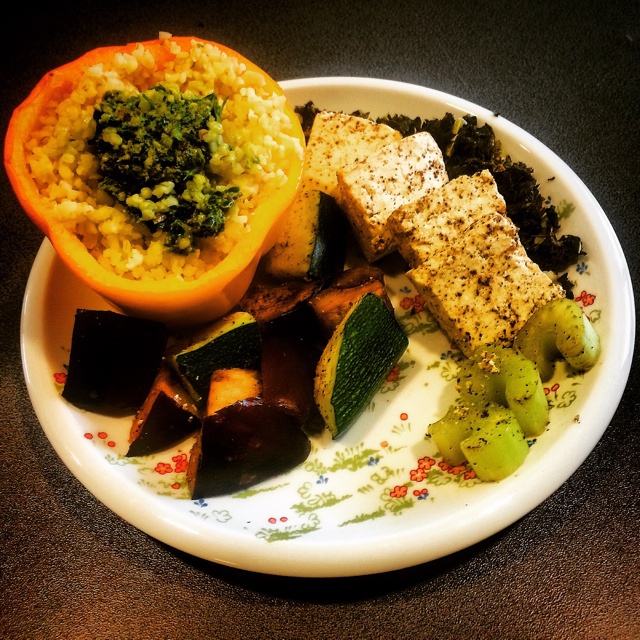素食沙拉-烤甜椒瓤bulgur