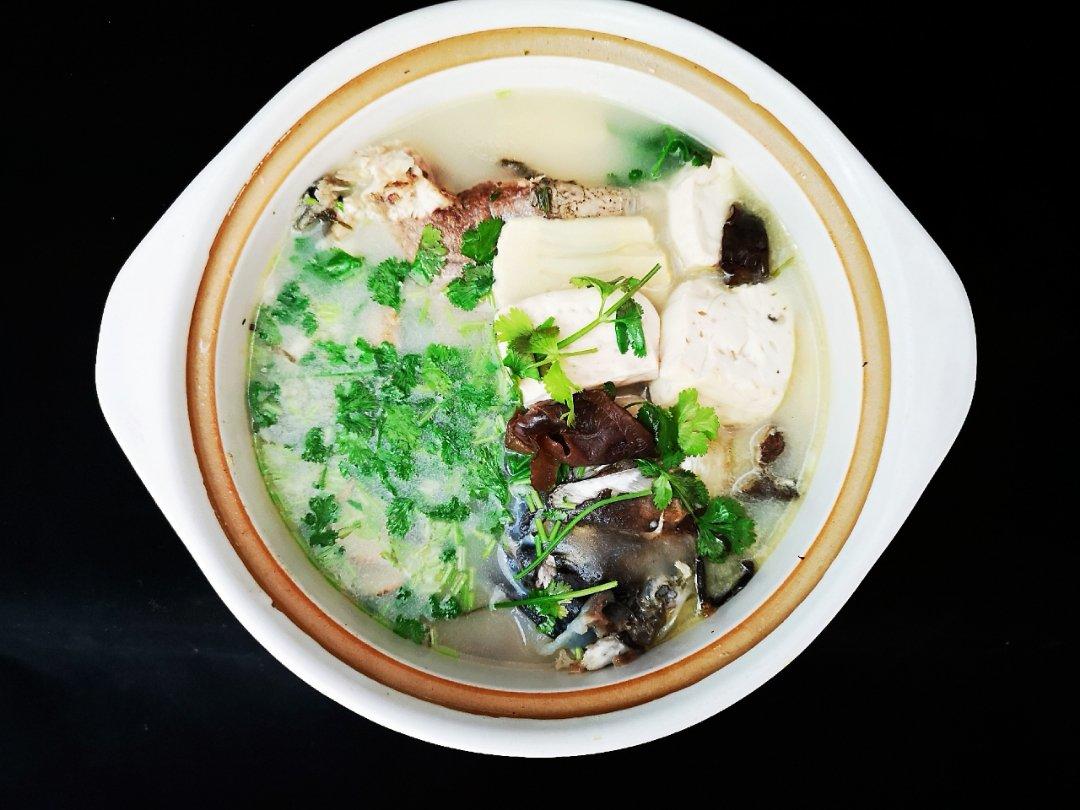 鱼头豆腐煲