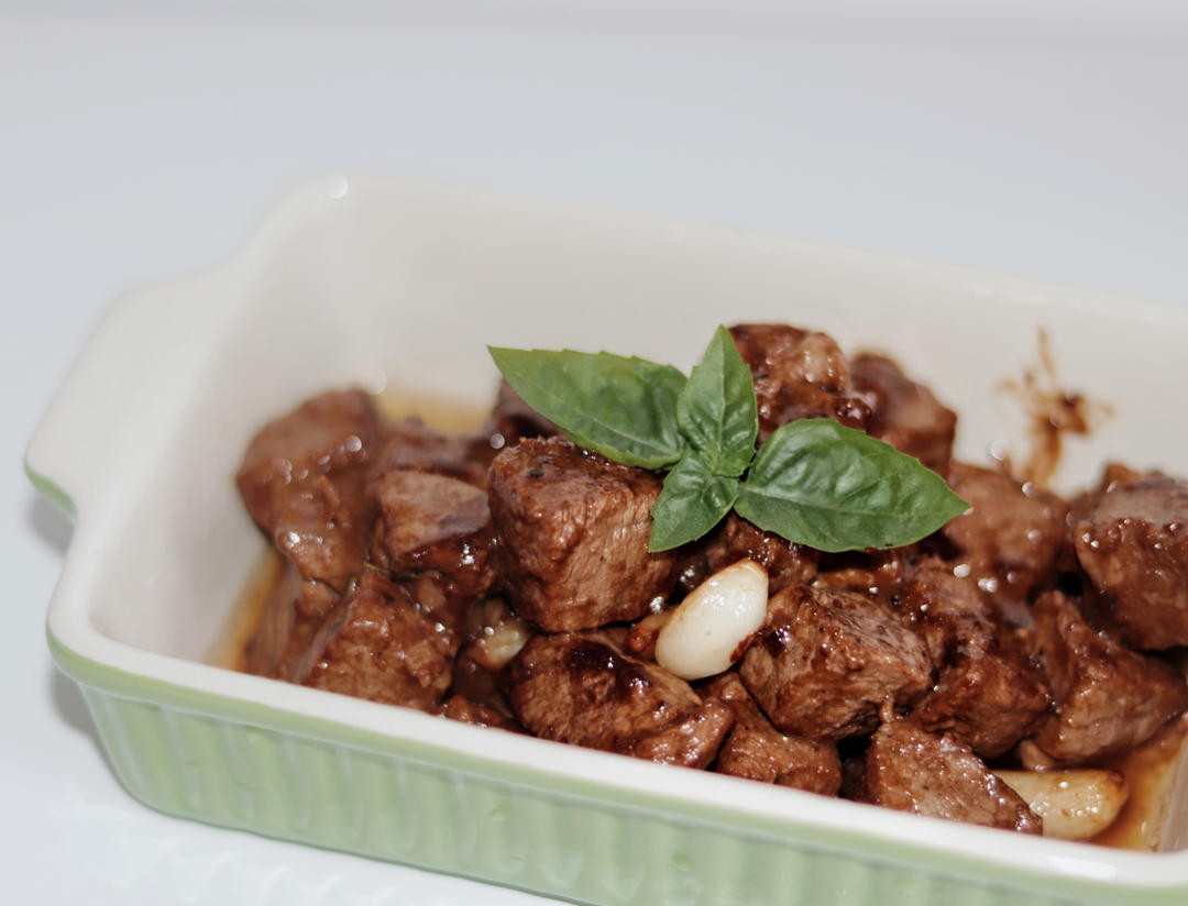 黑椒蒜粒牛肉