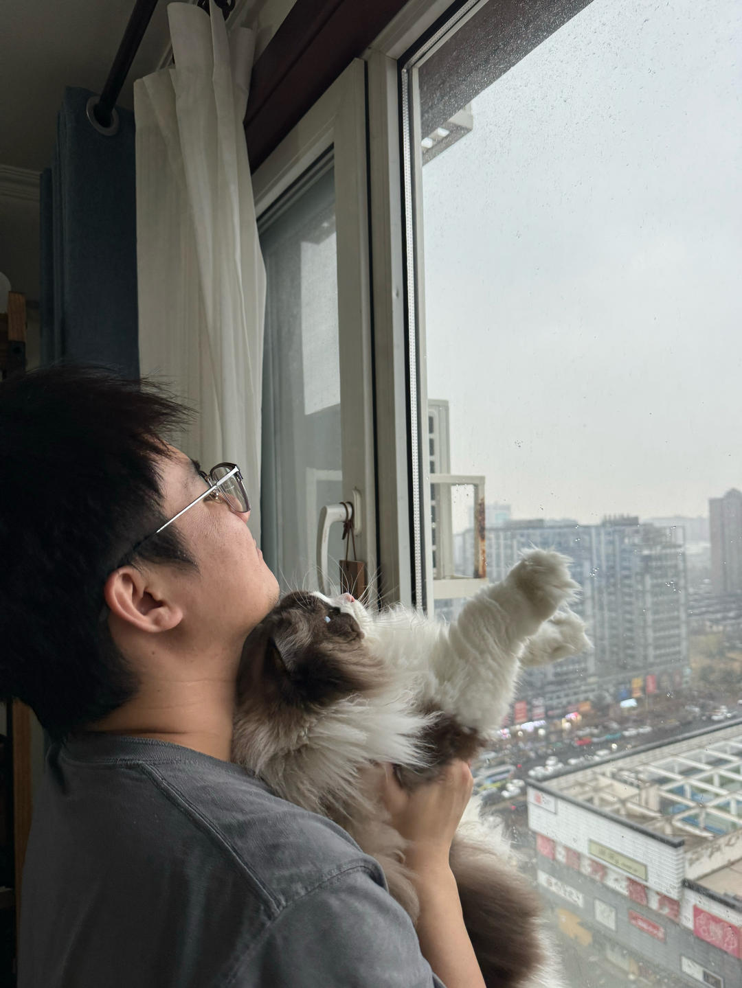 生煎蒸餃，面粉淀粉水，噴油